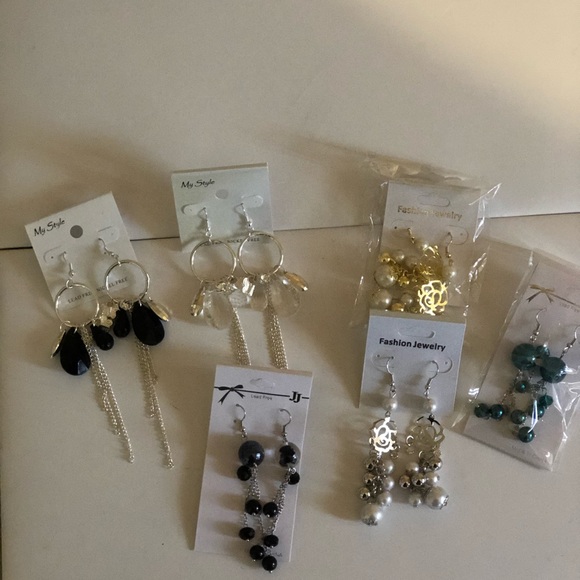 Miscellaneous Earrings - Picture 14 of 16